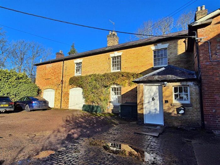 4 Bedroom House To Rent In Chadshunt, Warwick, CV35