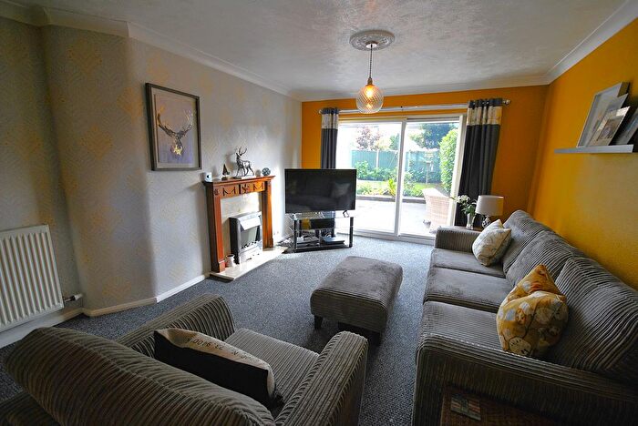 3 Bedroom Semi-Detached House For Sale In Barnby Dun Road, Clay Lane, Doncaster, DN2