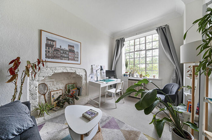 Apartment To Rent In Ormonde Terrace, St Johns Wood, NW8