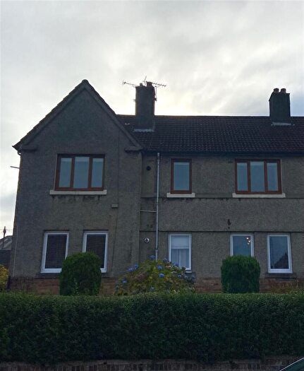 3 Bedroom Flat To Rent In Tuke Street, Dunfermline, KY12