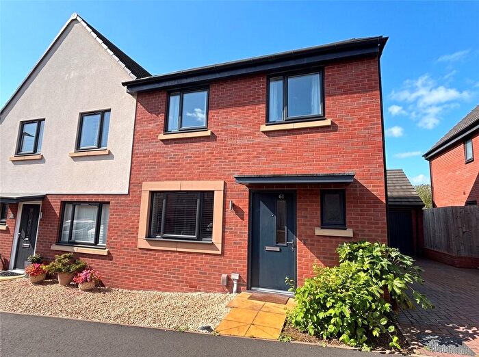 3 Bedroom Semi Detached House For Sale In York Road, Priorslee, Telford, Shropshire, TF2