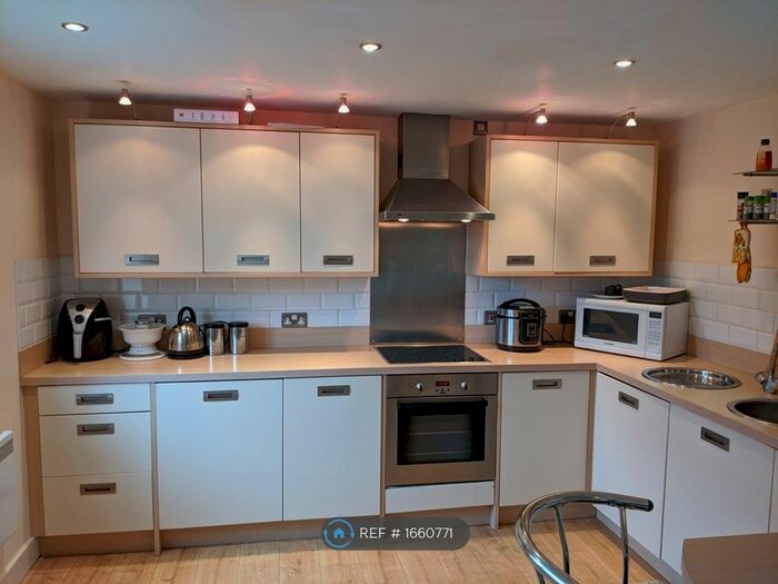 2 Bedroom Flat To Rent In Fleming House, Nottingham, NG3