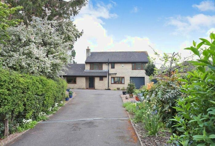 4 Bedroom Detached House For Sale In College Road, Spinkhill, Sheffield, Derbyshire, S21