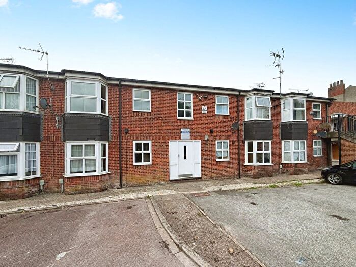 1 Bedroom Flat To Rent In Beech Close, Hull, East Riding Of Yorkshi, HU3