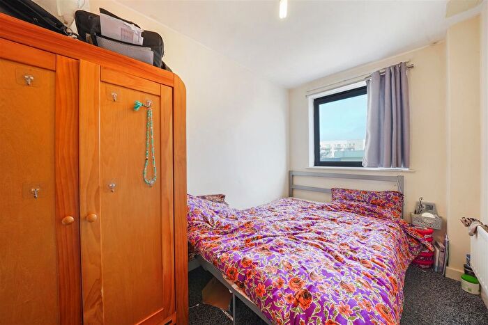 2 Bedroom Flat For Sale In Crick Court, Barking, IG11