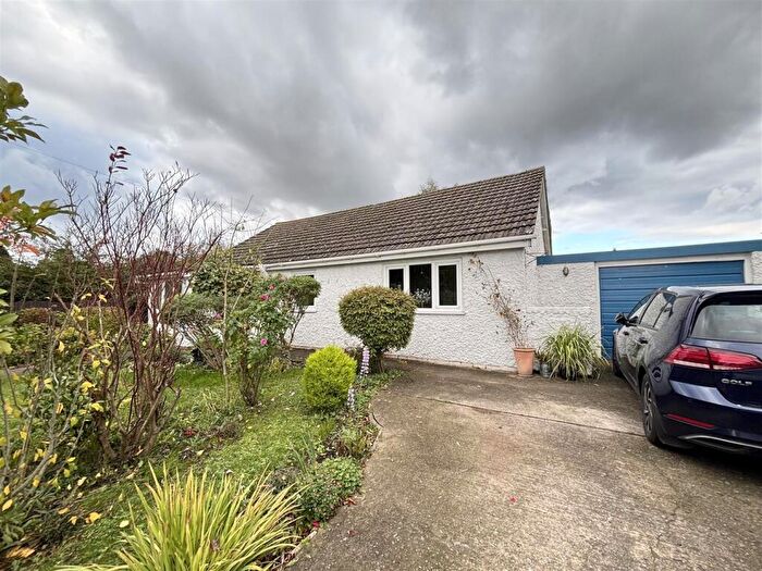 2 Bedroom Detached Bungalow For Sale In Authorpe Road, South Reston, LN11