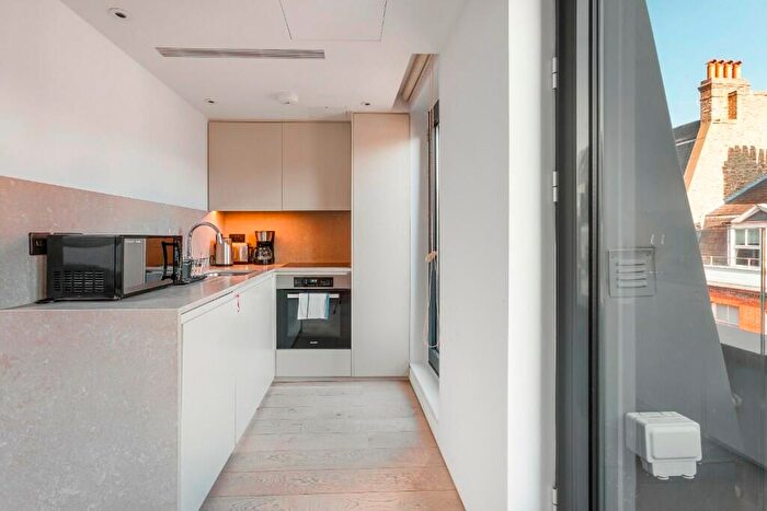 3 Bedroom Flat To Rent In Maddox Street, London, W1S