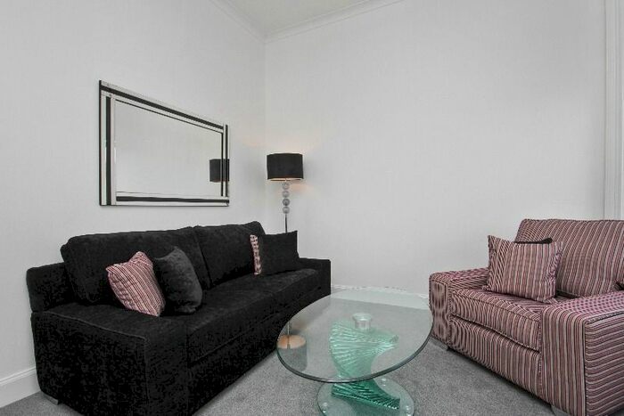 2 Bedroom Flat To Rent In Meadowside, City Centre, Dundee, DD1