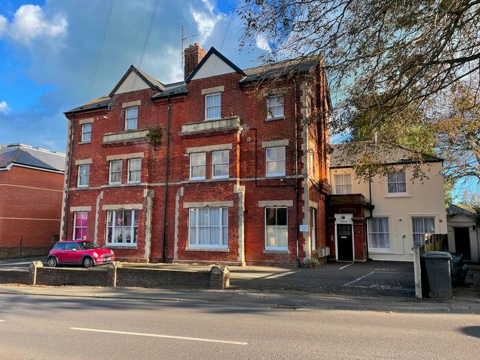 1 Bedroom Flat To Rent In Dover Road, Walmer, Deal, CT14