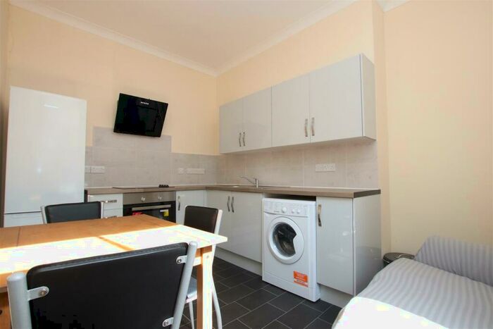 3 Bedroom Flat To Rent In Norfolk Buildings, Bath, BA1