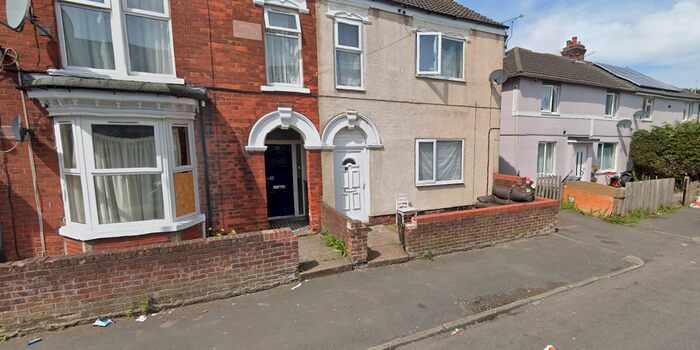 1 Bedroom Flat To Rent In Buckingham Street, Corsby, Scunthorpe, North Lincolnshire, DN15