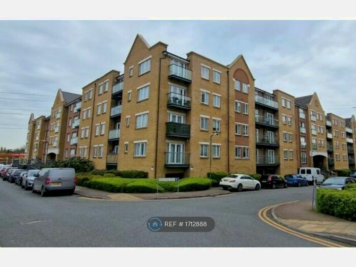 2 Bedroom Terraced House To Rent In Phoenix Court, Northfleet, Gravesend, DA11
