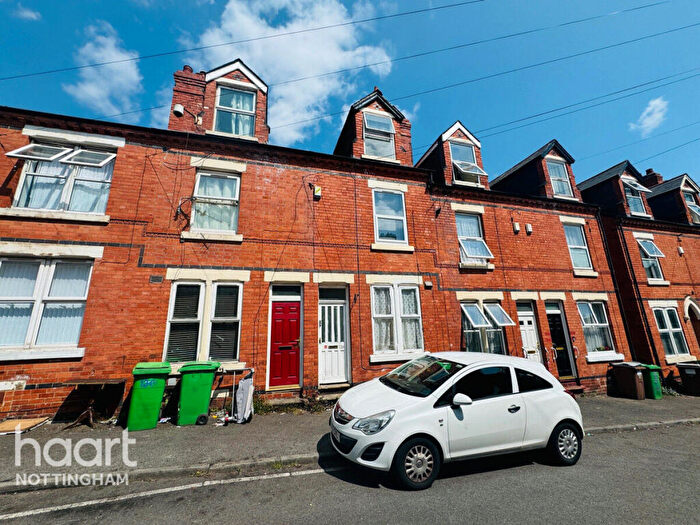 3 Bedroom Terraced House For Sale In Birrell Road, Forest Fields, NG7