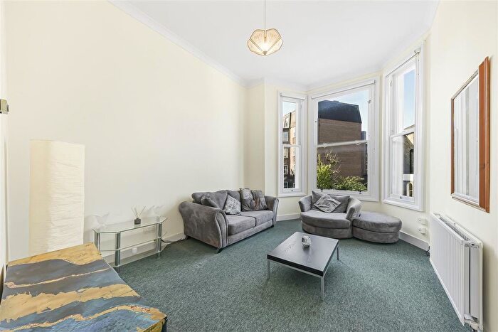 2 Bedroom Flat For Sale In Grittleton Road, London, W9
