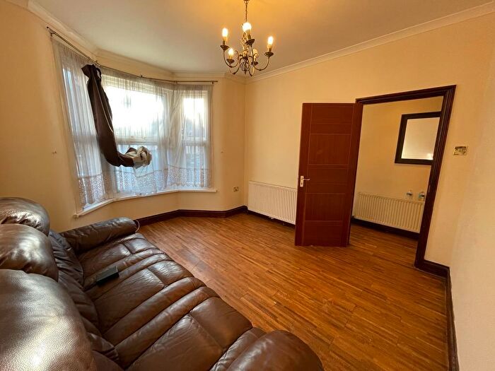 3 Bedroom Terraced House To Rent In Thorpe Road, London, E6