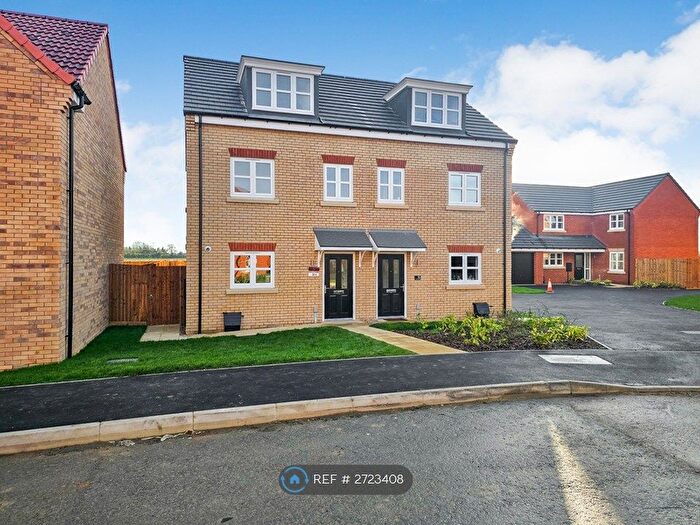 3 Bedroom Semi-Detached House To Rent In Brumpton Gardens, Newark, NG24