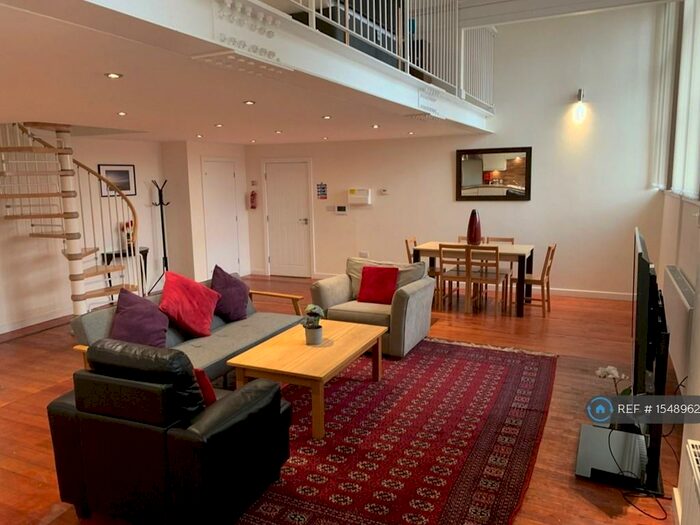 2 Bedroom Flat To Rent In Charterhouse School, Hull, HU2