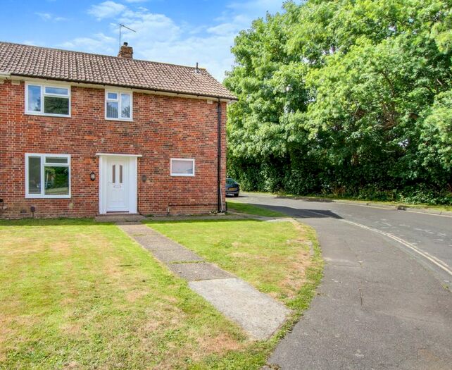 3 Bedroom Semi-Detached House To Rent In Buckmans Road, Crawley, RH11