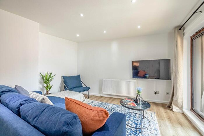 2 Bedroom Apartment To Rent In Sheet Street, Windsor, Berkshire, SL4