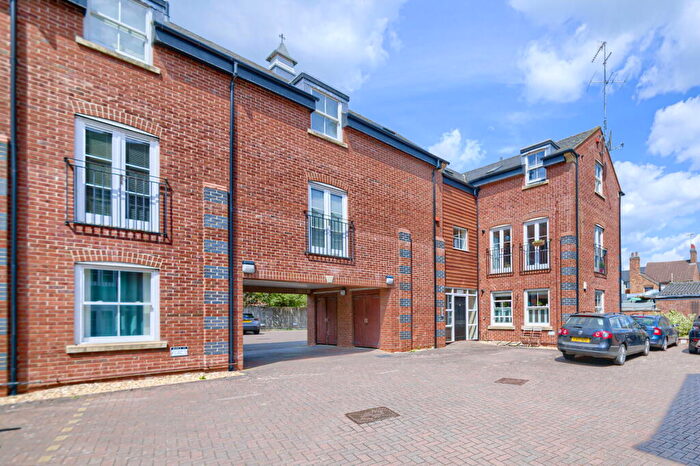 2 Bedroom Flat For Sale In St Marys Road, Market Harborough, LE16