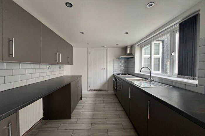 3 Bedroom Property To Rent In Elmina Road, Swindon, SN1