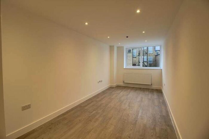 2 Bedroom Flat To Rent In Chichester Road, Southend On Sea, Essex, SS1