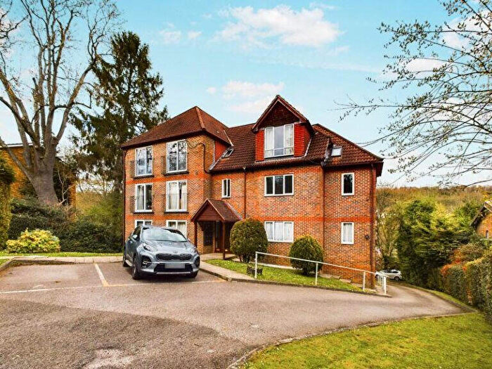 2 Bedroom Apartment To Rent In Valley Road, Surrey, CR8