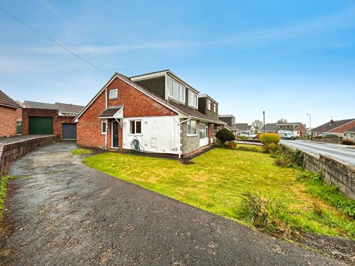 4 Bedroom Semi-Detached Bungalow For Sale In Bryn Rhedyn, Pencoed, Bridgend, CF35