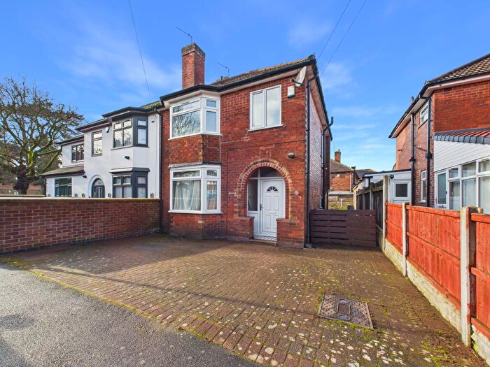 3 Bedroom Semi Detached House For Sale In Newlyn Drive, Sunnyhill, DE23