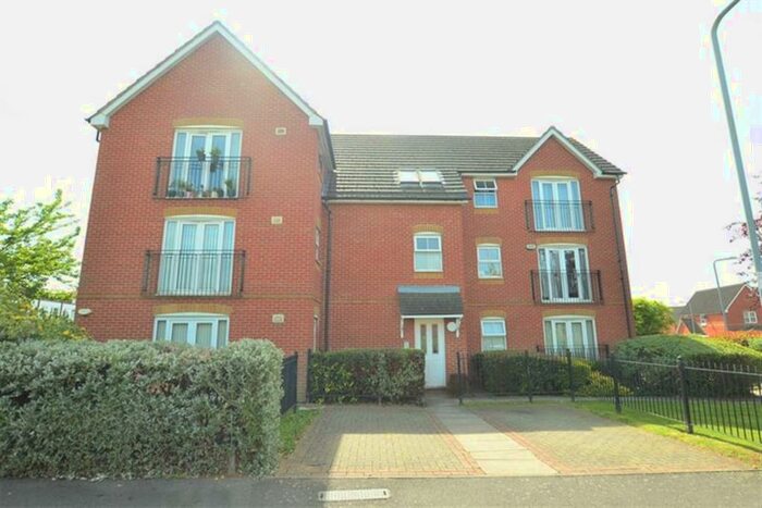 2 Bedroom Apartment To Rent In Ravenoaks Way, Chigwell, IG7