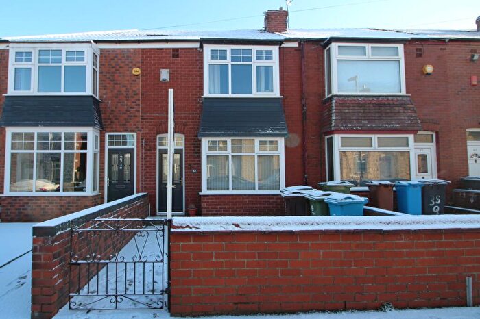 2 Bedroom End Of Terrace House To Rent In Queen Street, Shaw, OL2