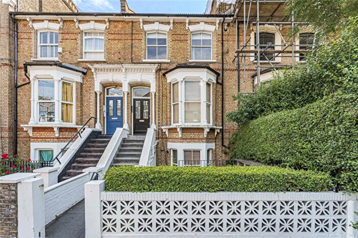 1 Bedroom Apartment For Sale In Sandringham Road, London, E8