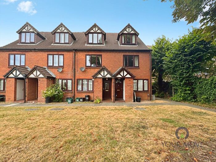 1 Bedroom Maisonette For Sale In Priory Close, Beckenham, BR3