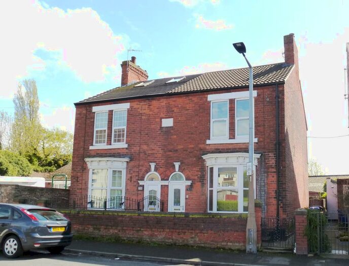 2 Bedroom Semi-Detached House To Rent In Queen Street, Thorne, Doncaster, DN8
