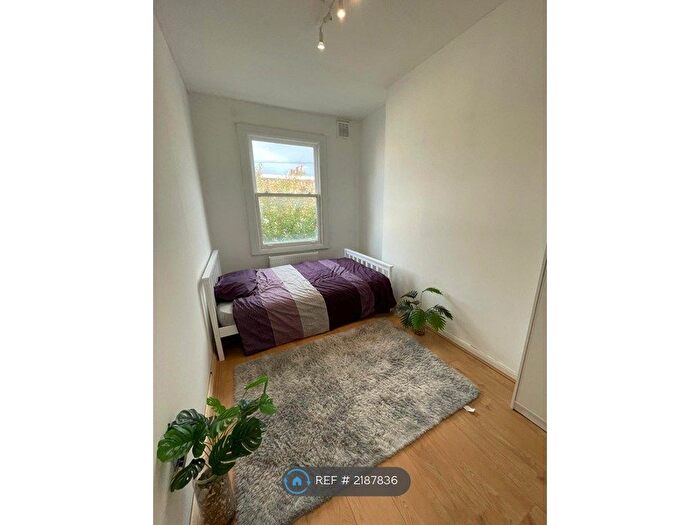 3 Bedroom Flat To Rent In Portnall Road, London, W9
