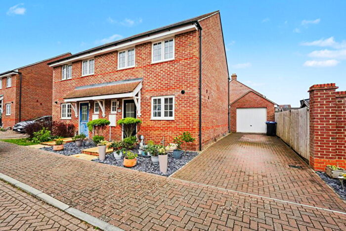 3 Bedroom Semi-Detached House For Sale In Blackwood Avenue, Letchworth Garden City, SG6