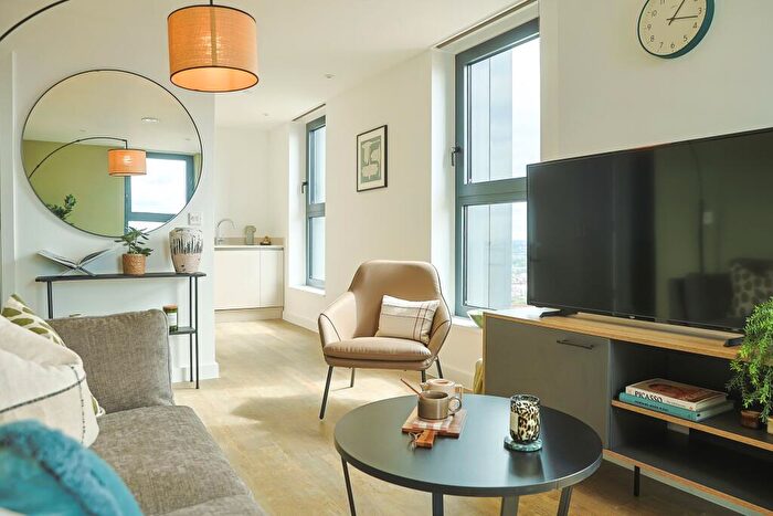 2 Bedroom Apartment To Rent In The Silver Yard, Birmingham Birmingham, B4