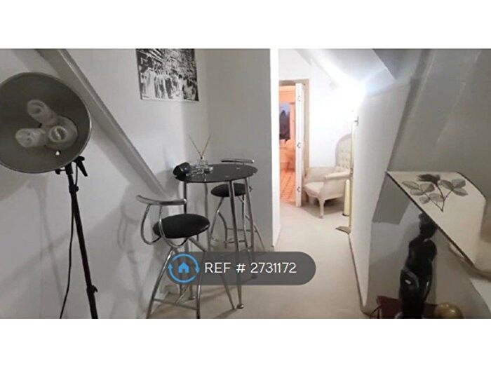 3 Bedroom Detached House To Rent In Tinkers Lane, Swindon, SN4