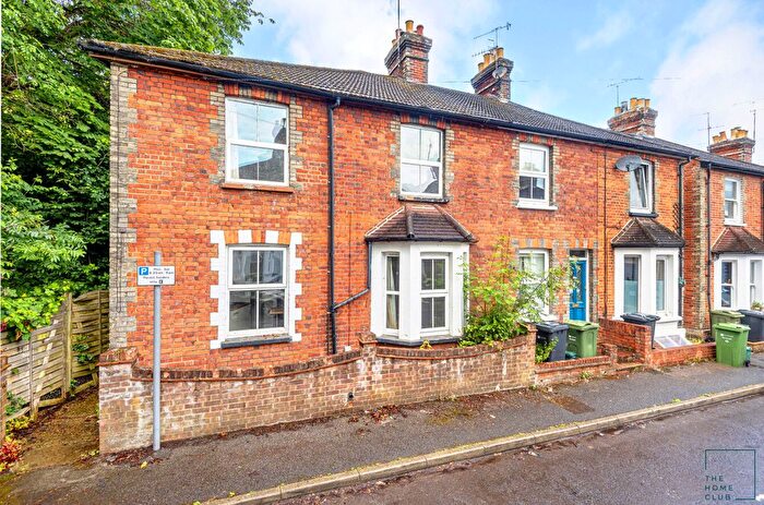 4 Bedroom Semi Detached House To Rent In Acacia Road, Guildford, GU1