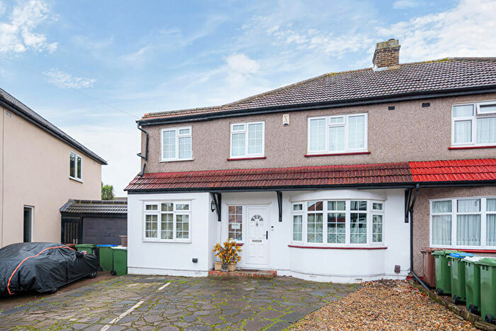 4 Bedroom Semi-Detached House For Sale In Windsor Road, Bexleyheath, DA6