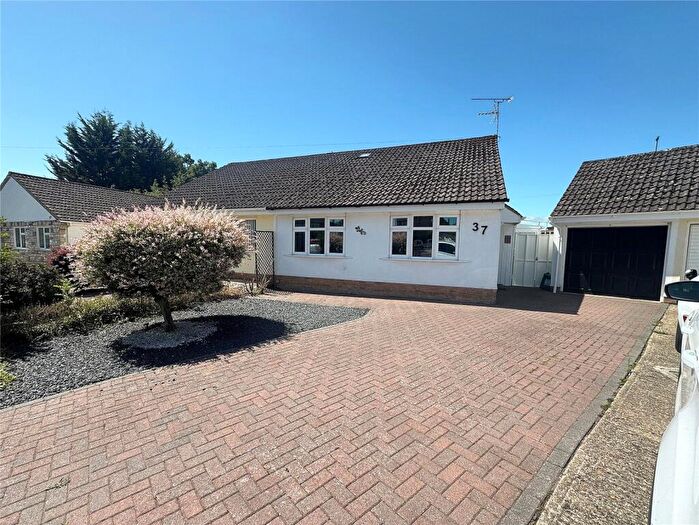 2 Bedroom Bungalow To Rent In Badger Way, Verwood, Dorset, BH31
