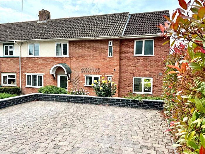 4 Bedroom Semi Detached House For Sale In Trinity Road, Shrewton, Salisbury, Wiltshire, SP3