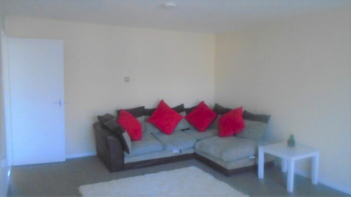 2 Bedroom Flat To Rent In Oakley Close, Isleworth, TW7