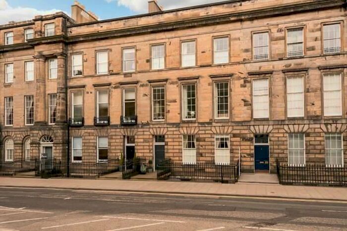 3 Bedroom Flat To Rent In Albyn Place, Edinburgh, EH2