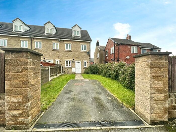 3 Bedroom End Of Terrace House For Sale In Manse Farm Mews, Cudworth, Barnsley, South Yorkshire, S72
