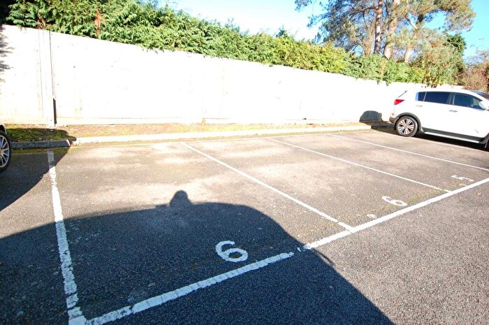 2 Bedroom Apartment To Rent In Oaklands Court, Welwyn, AL6