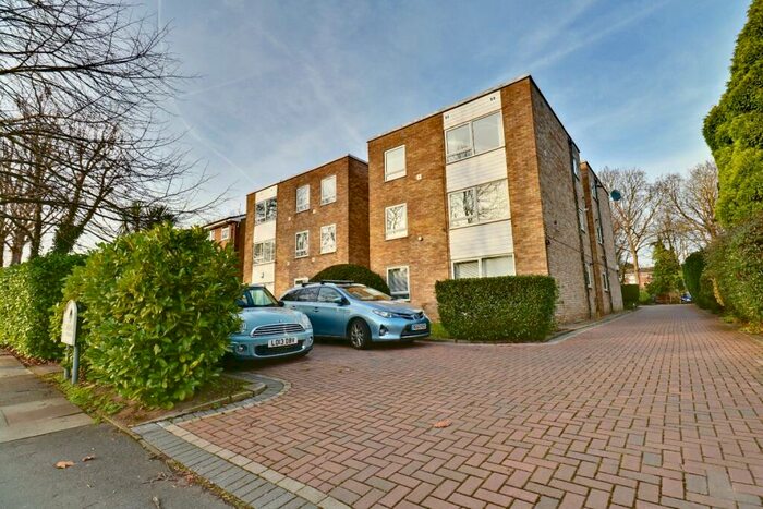 2 Bedroom Apartment To Rent In The Avenue, Beckenham, BR3