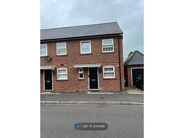 2 Bedroom End Of Terrace House To Rent In Rowner Crescent, Hook, RG27