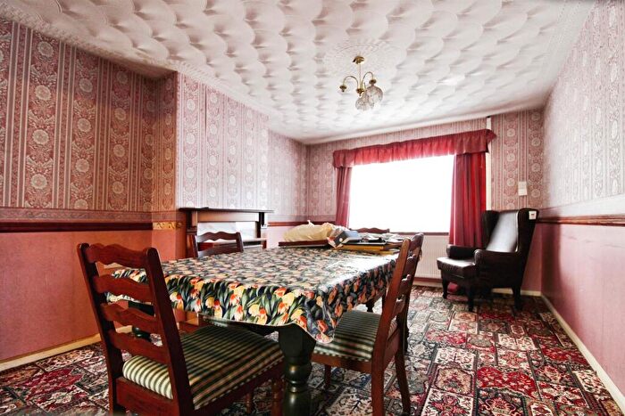 3 Bedroom End Of Terrace House For Sale In Ashburton Avenue, Llanrumney, Cardiff, CF3