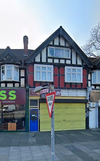 1 Bedroom Flat For Sale In Court Parade, East Lane, Wembley, Greater London, HA0